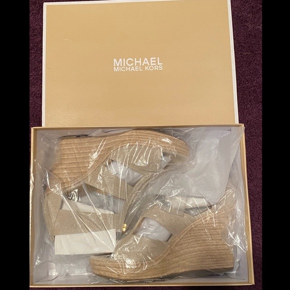 Beige Michael Kors wedge sandals - Picture 3 of 7